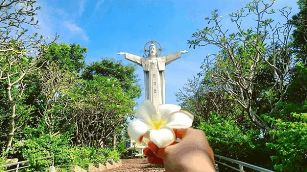 Góc nhìn lên Tượng chúa Kito - địa điểm chụp hình đẹp ở Vũng Tàu