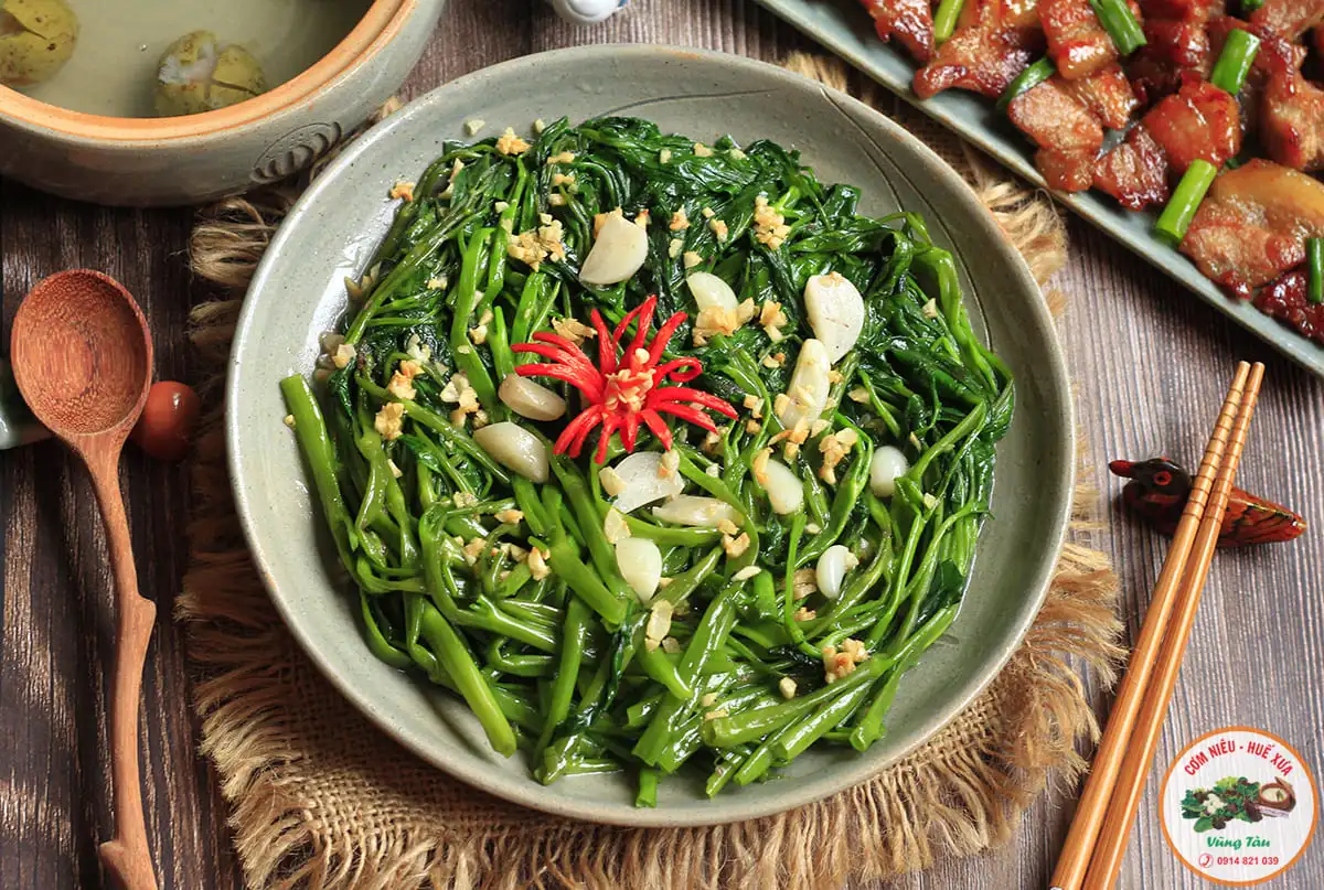 rau muống xáo tỏi